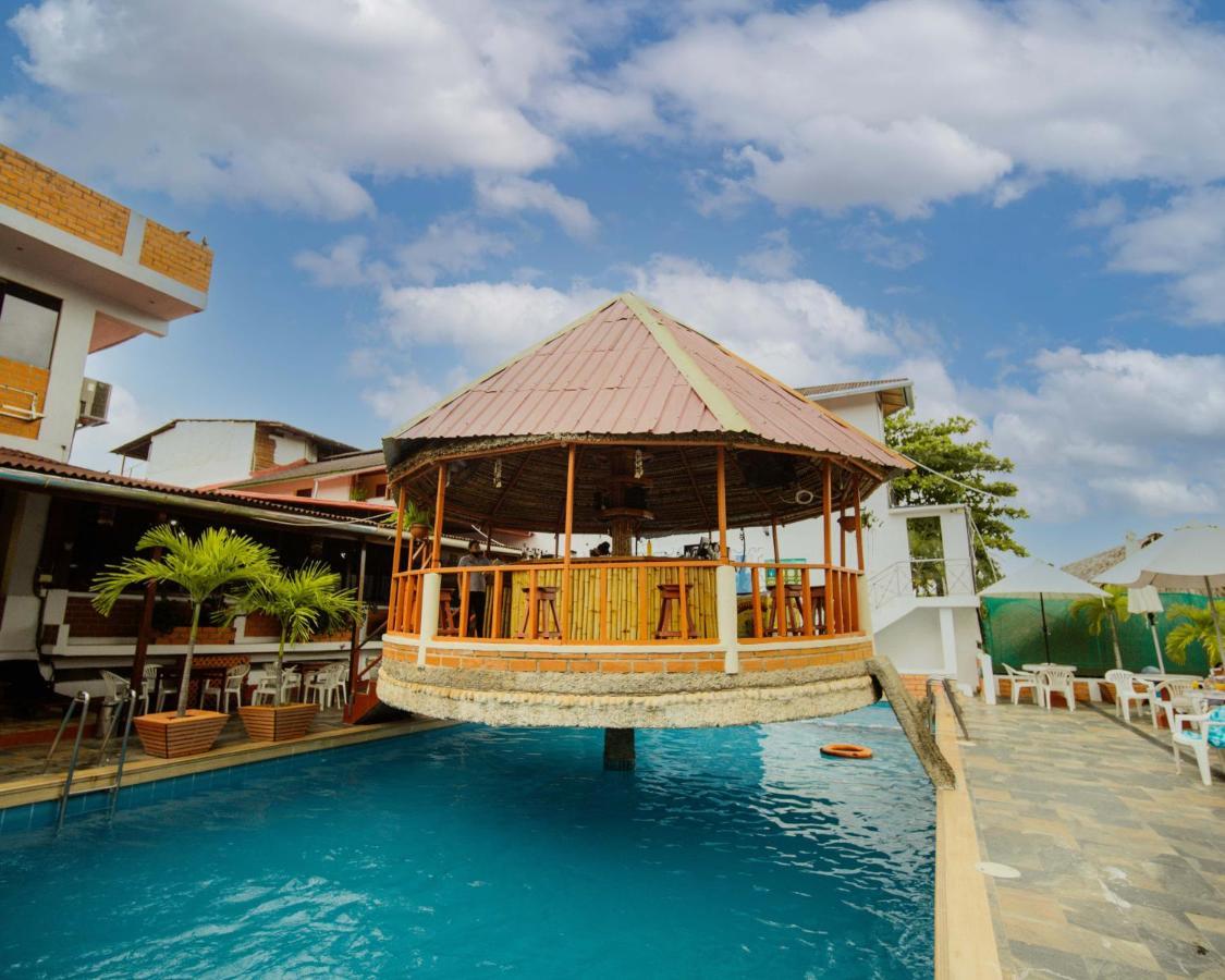 Los Gavilanes Hotel Pucallpa Bagian luar foto