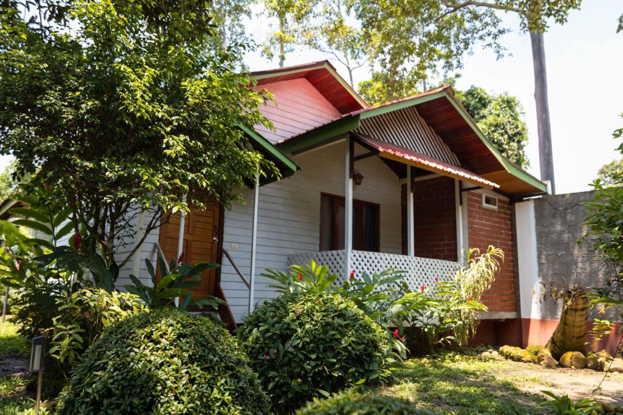 Los Gavilanes Hotel Pucallpa Bagian luar foto