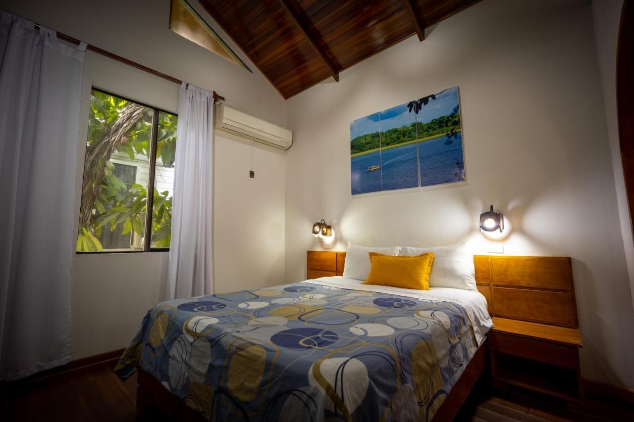 Los Gavilanes Hotel Pucallpa Bagian luar foto