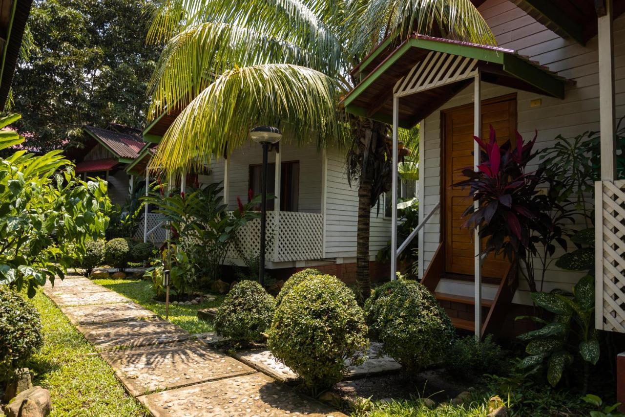 Los Gavilanes Hotel Pucallpa Bagian luar foto