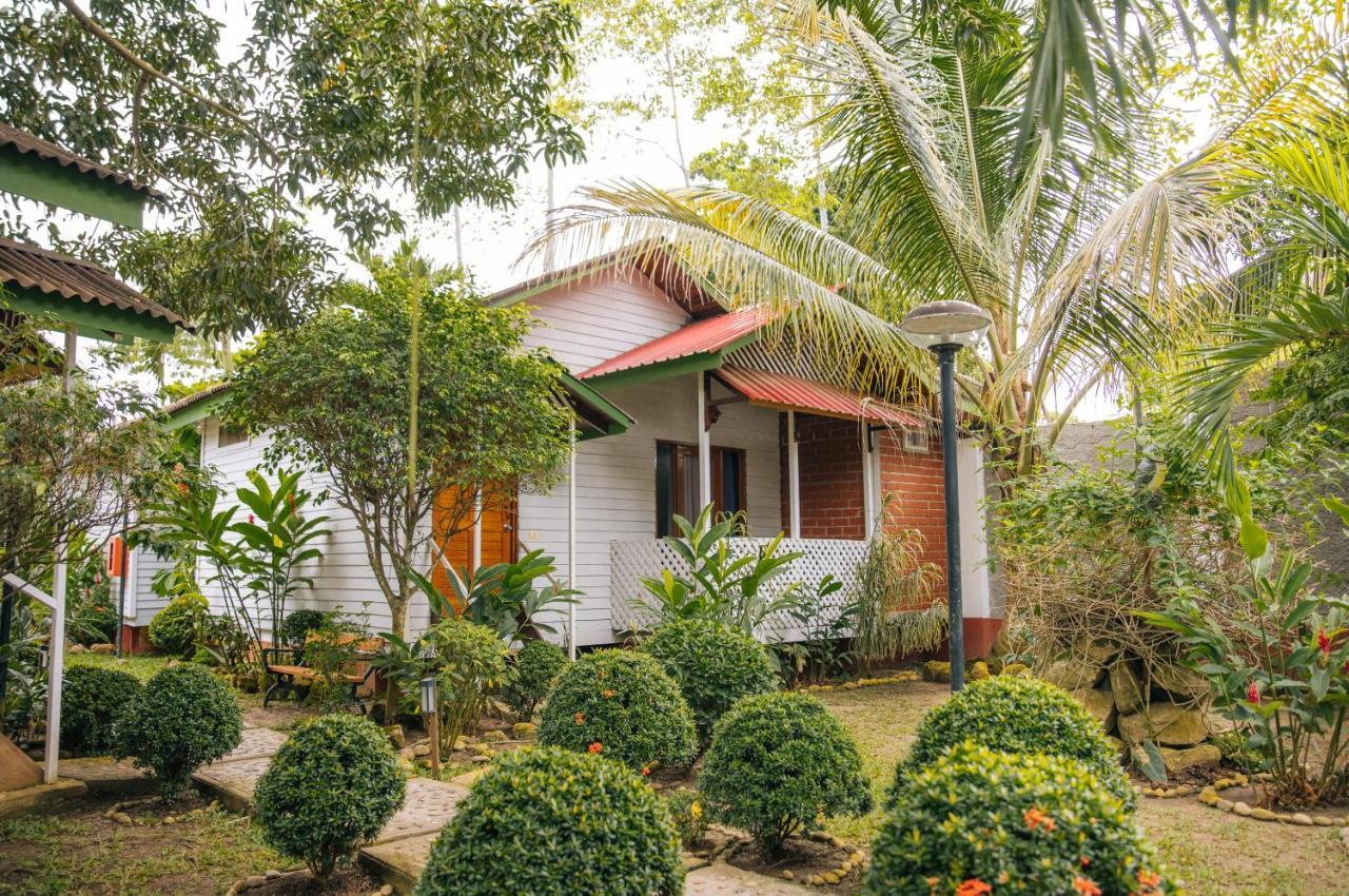 Los Gavilanes Hotel Pucallpa Bagian luar foto
