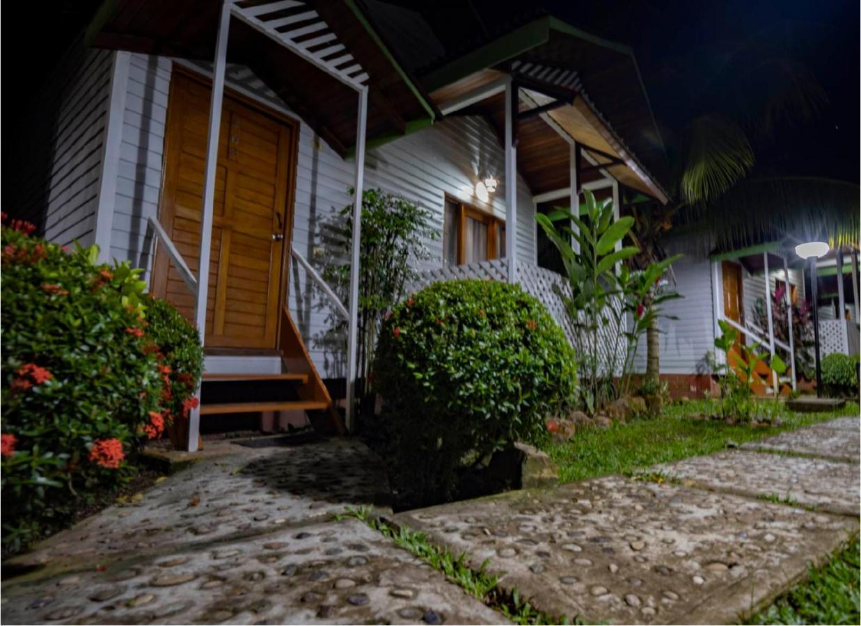 Los Gavilanes Hotel Pucallpa Bagian luar foto