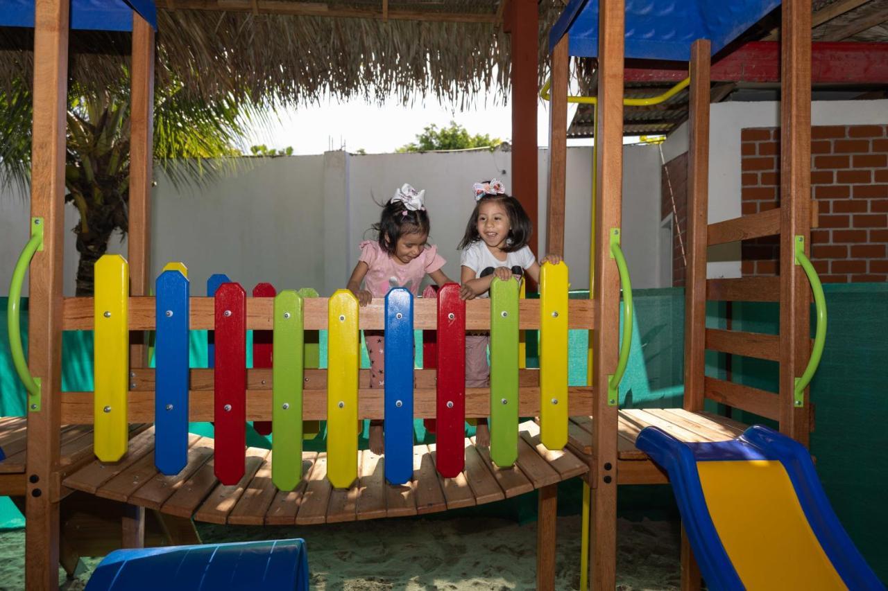Los Gavilanes Hotel Pucallpa Bagian luar foto