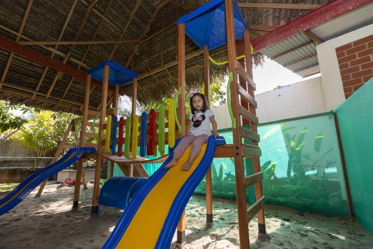 Los Gavilanes Hotel Pucallpa Bagian luar foto