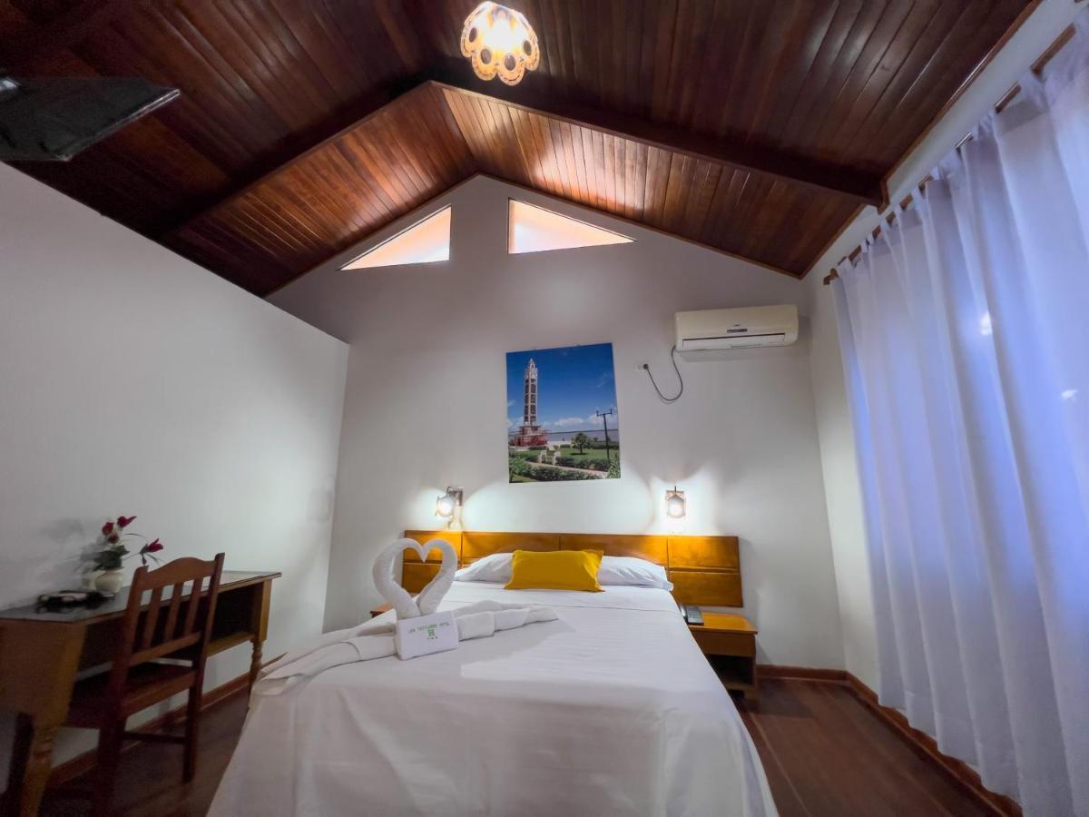 Los Gavilanes Hotel Pucallpa Bagian luar foto