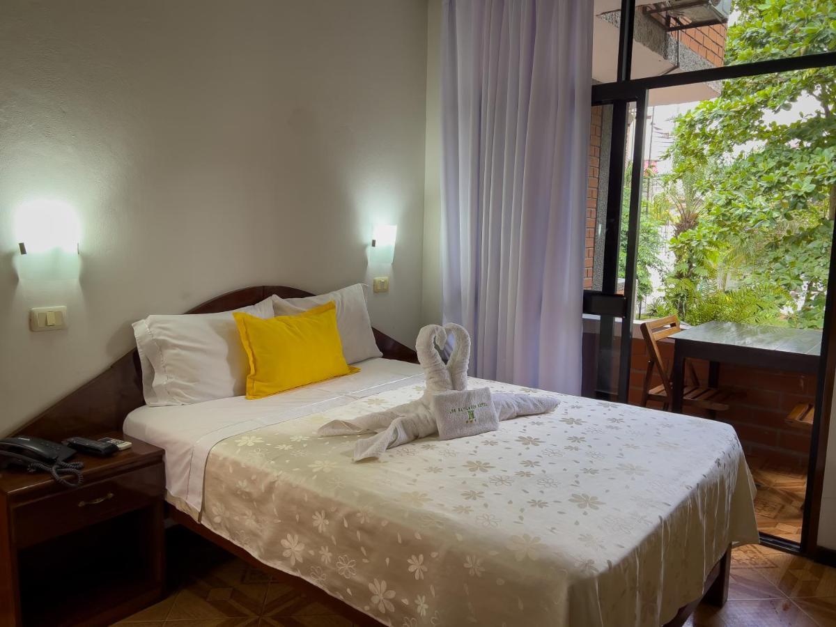 Los Gavilanes Hotel Pucallpa Bagian luar foto