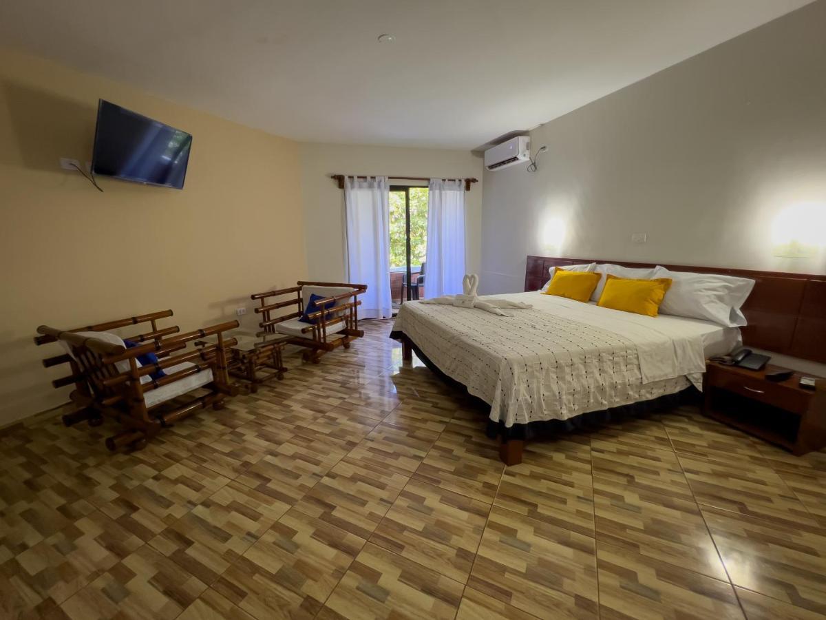 Los Gavilanes Hotel Pucallpa Bagian luar foto