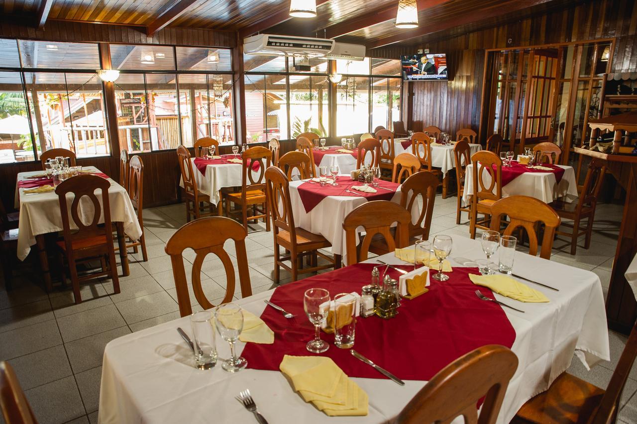 Los Gavilanes Hotel Pucallpa Bagian luar foto