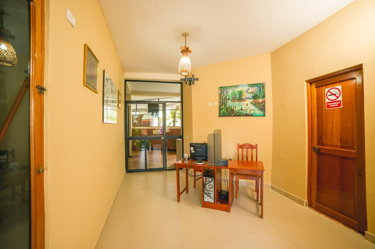 Los Gavilanes Hotel Pucallpa Bagian luar foto